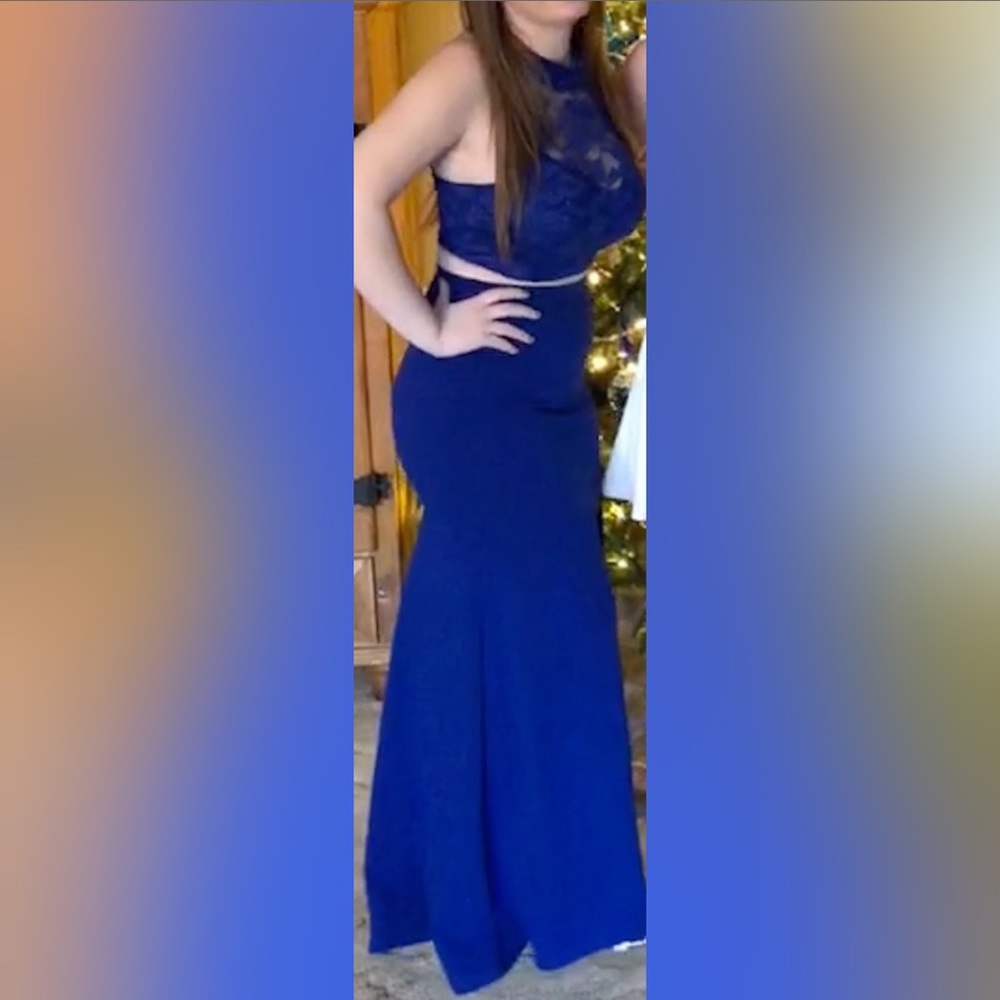 Dress - Picture 4 of 4